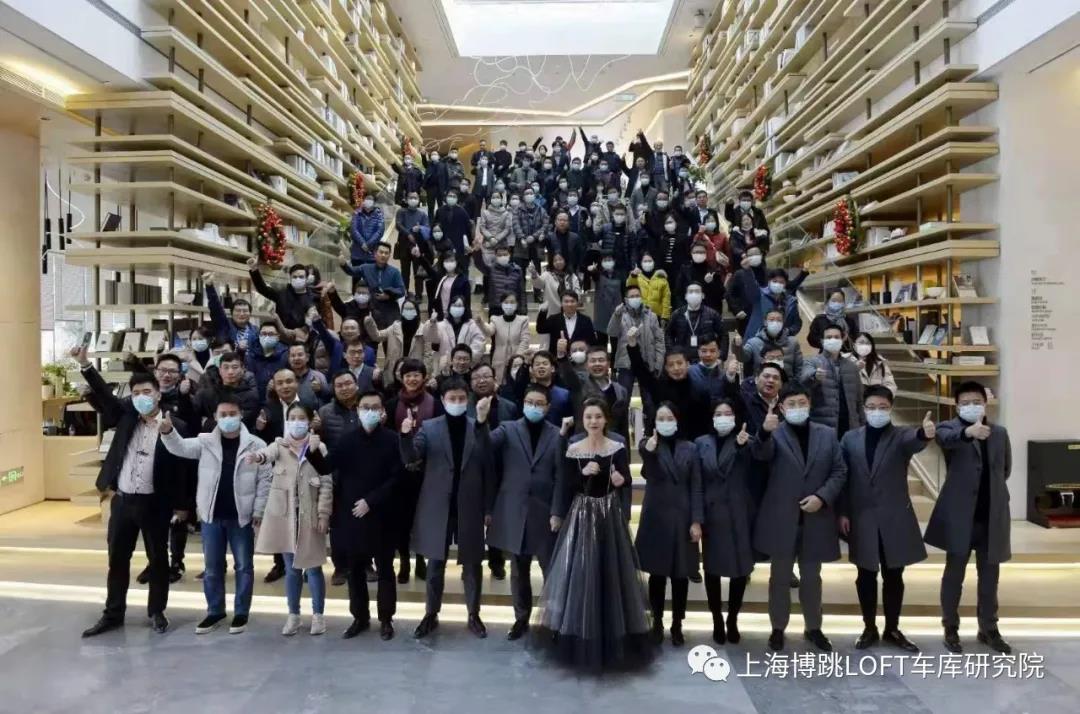 河北全国一百多人在华侨城汉口道6号参观研讨LOFT专利车库技术！